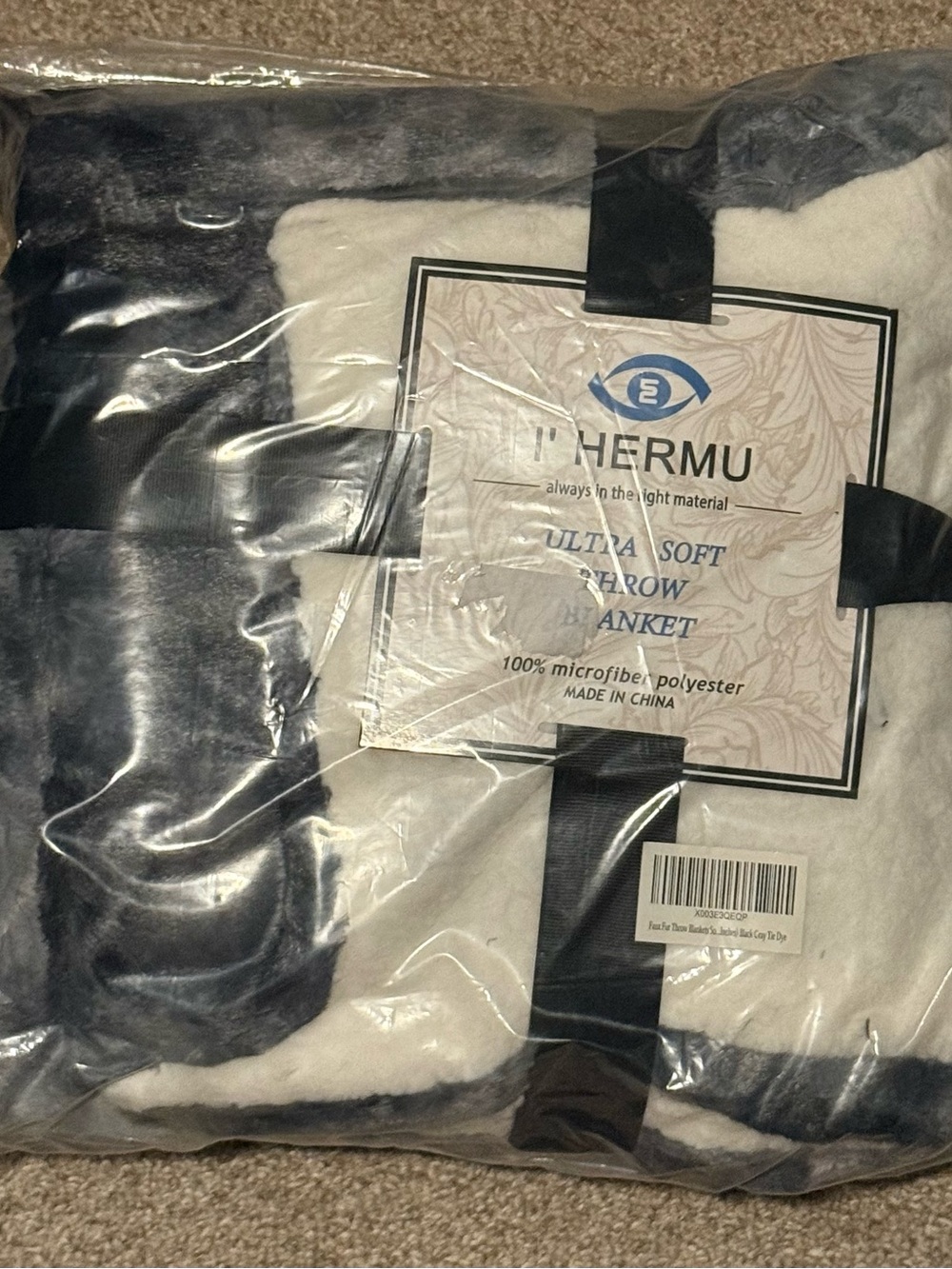 Ultra Soft Throw Blanket - Navy & White